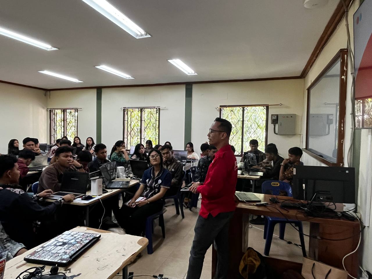 Featured PANDI Perkuat Literasi Digital Mahasiswa Melalui Kuliah Umum dan Workshop Teknis di IT Del